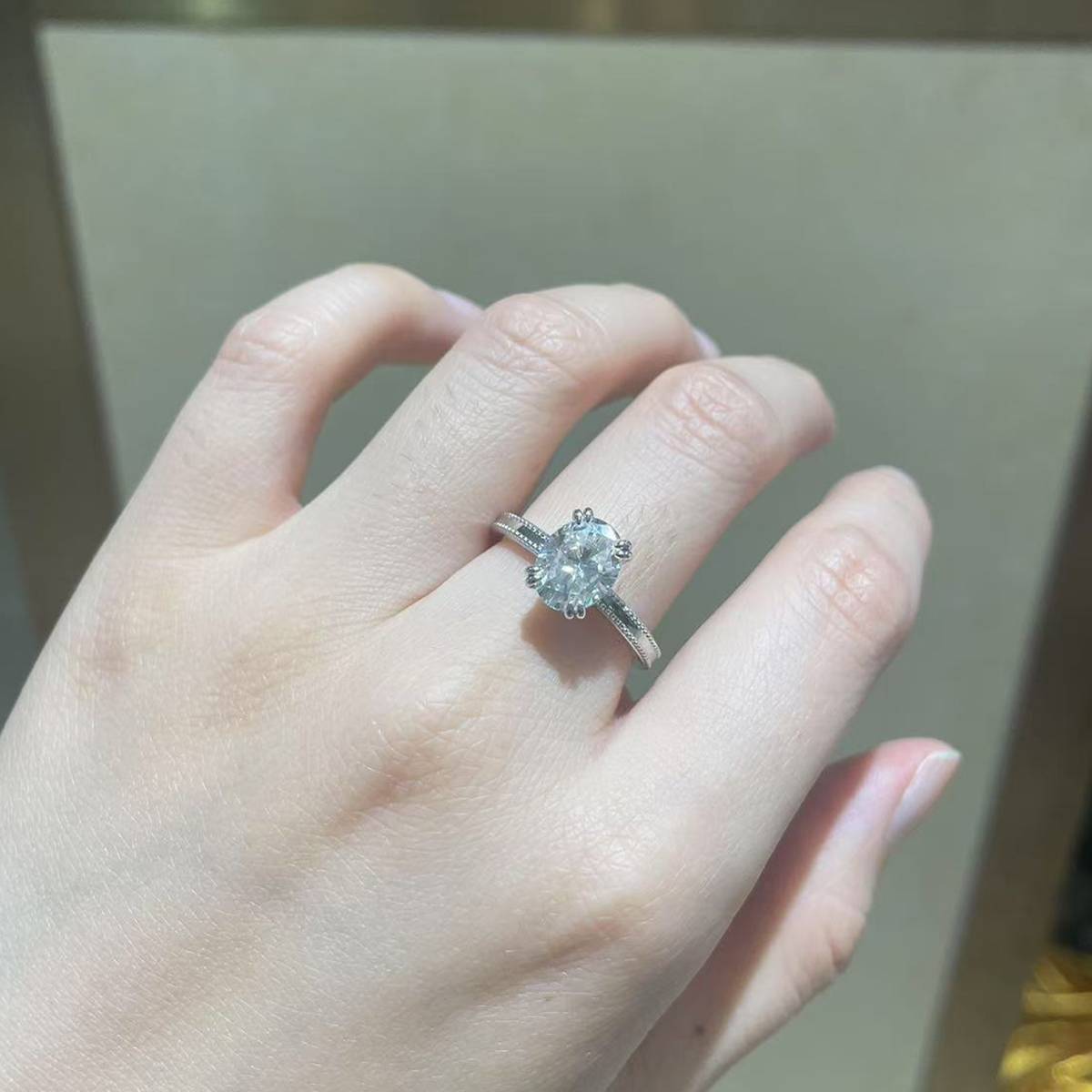 Minimalist Oval Women's Ring S925 Silver Plated Platinum Customized Selection Moissanite 2.0ct